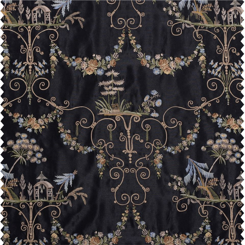 Tissu d'ameublement brodé d'inspiration extrême-orientale