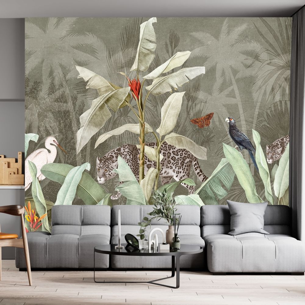 Papier peint tigre et pélican derrière les fleurs
