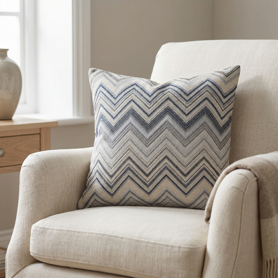 Coussin décoratif zigzag doux beige et gris