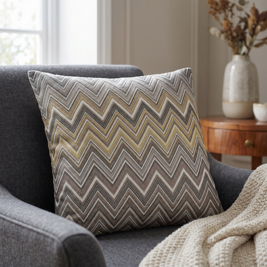 Coussin décoratif zigzag anthracite à éclat doré