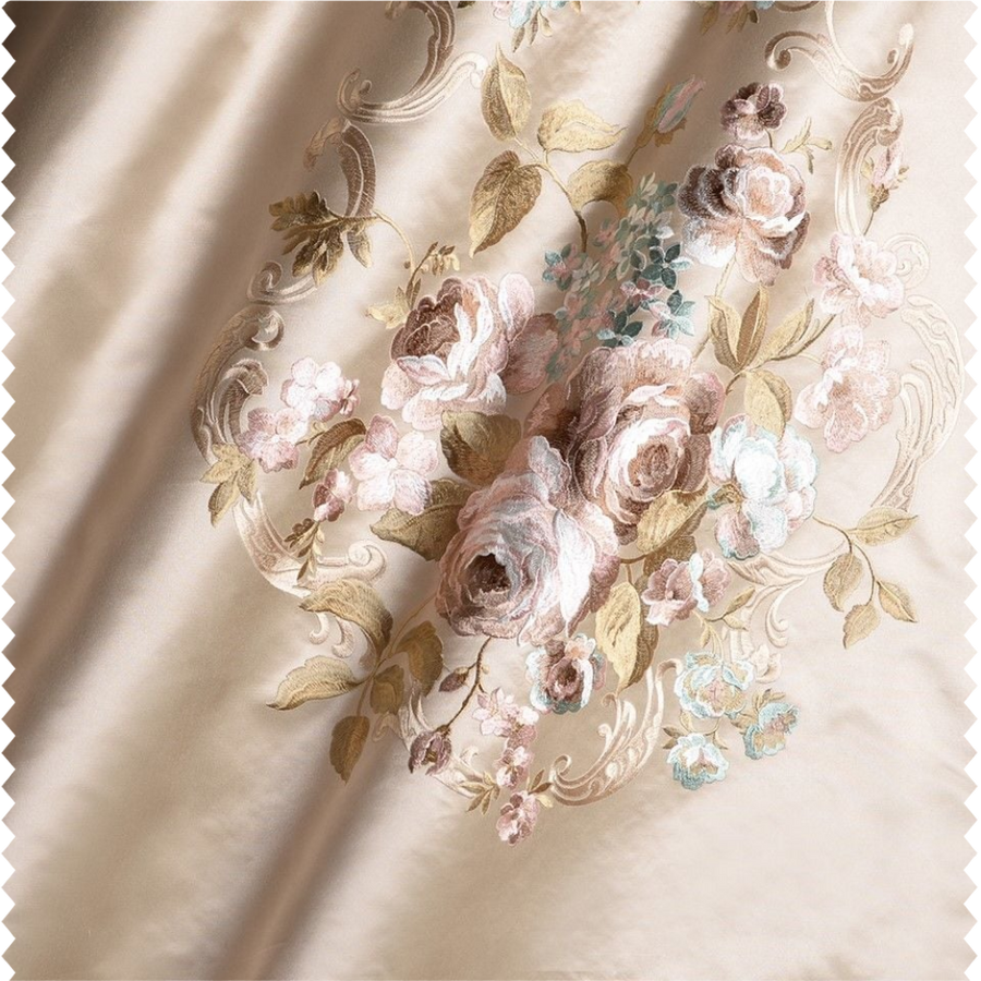 Tissu panneau brodé sur fond satiné