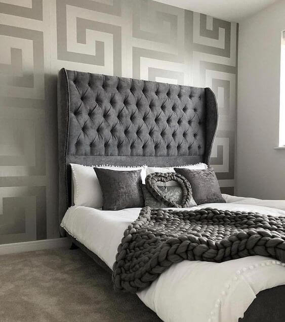 Papier peint Versace à motif labyrinthe gris argent