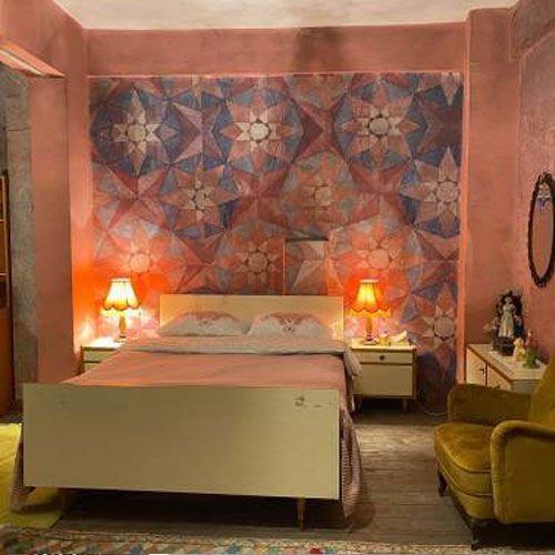 Papier peint de la chambre de Leyla (Aslıhan Malbora), série Üç Kuruş