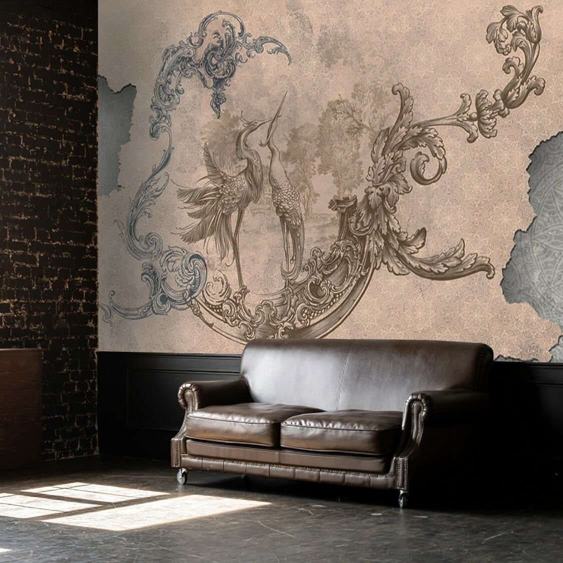 Papier peint paons sur mur patiné