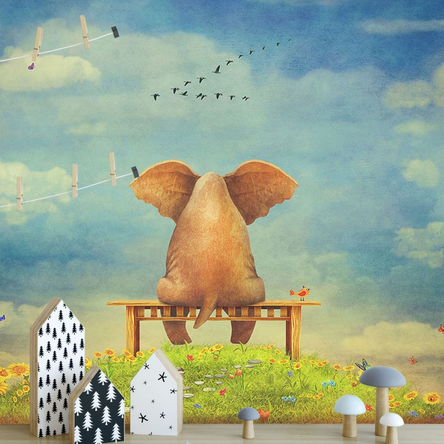 Papier peint éléphanteau assis, chien et oiseaux