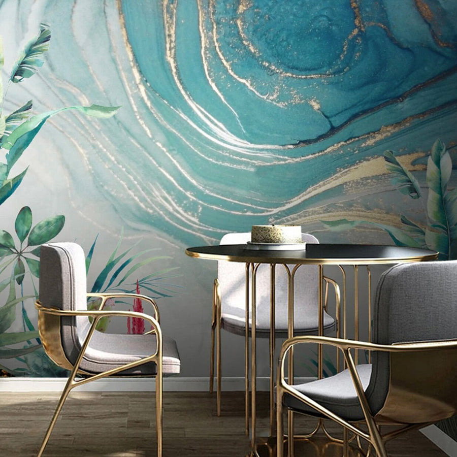 Papier peint vague d'eau et feuilles tropicales aux détails dorés