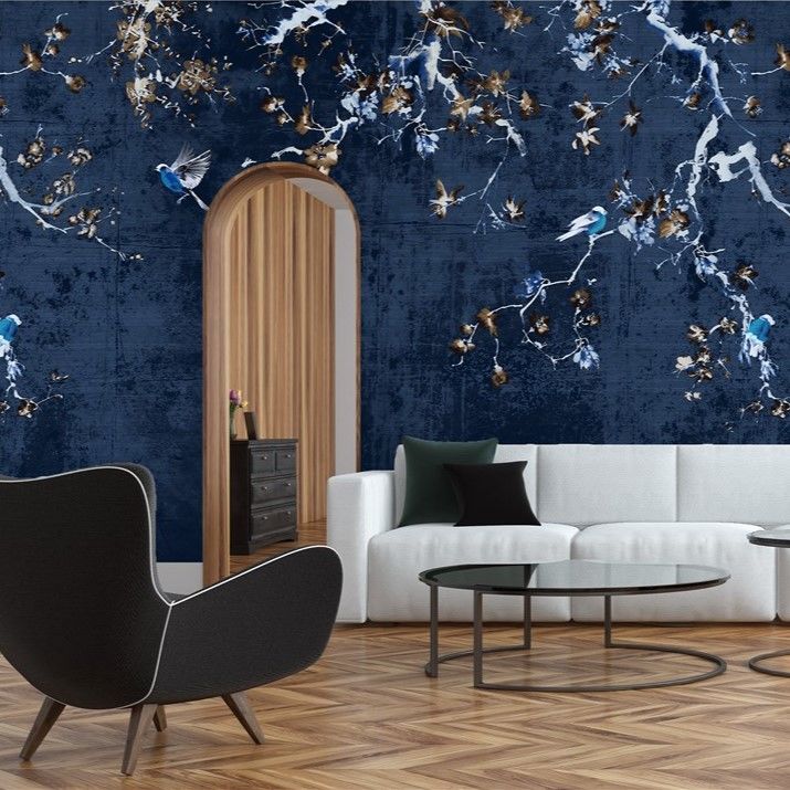 Papier peint branches retombantes et oiseaux sur fond patiné
