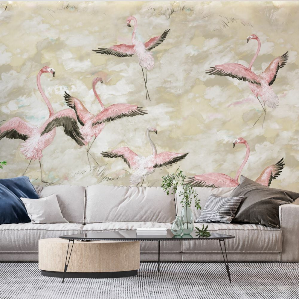 Papier peint cigognes roses en vol dans les nuages
