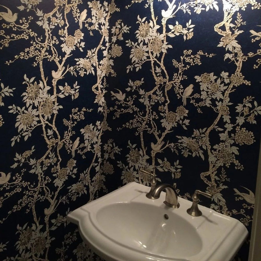 Papier peint Marlowe Floral oiseaux sur fond bleu marine