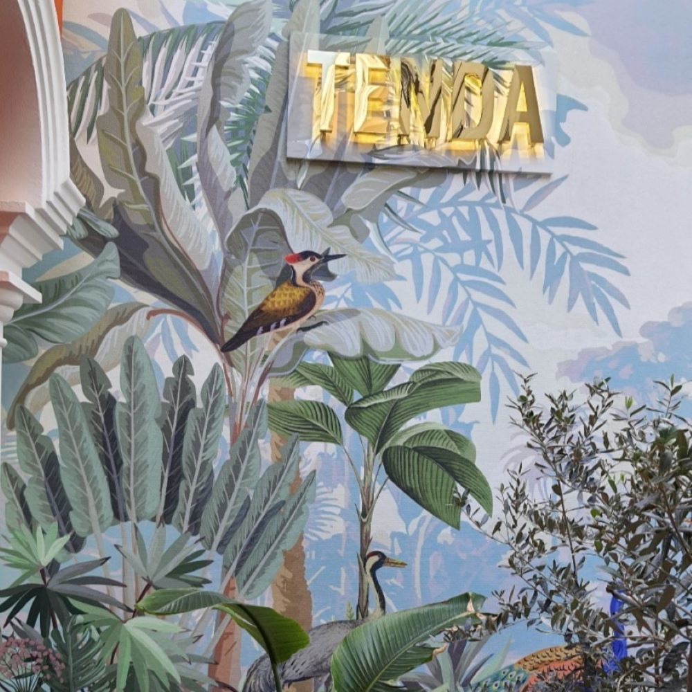 Papier peint oiseaux et arbres, création exclusive pour l'extérieur